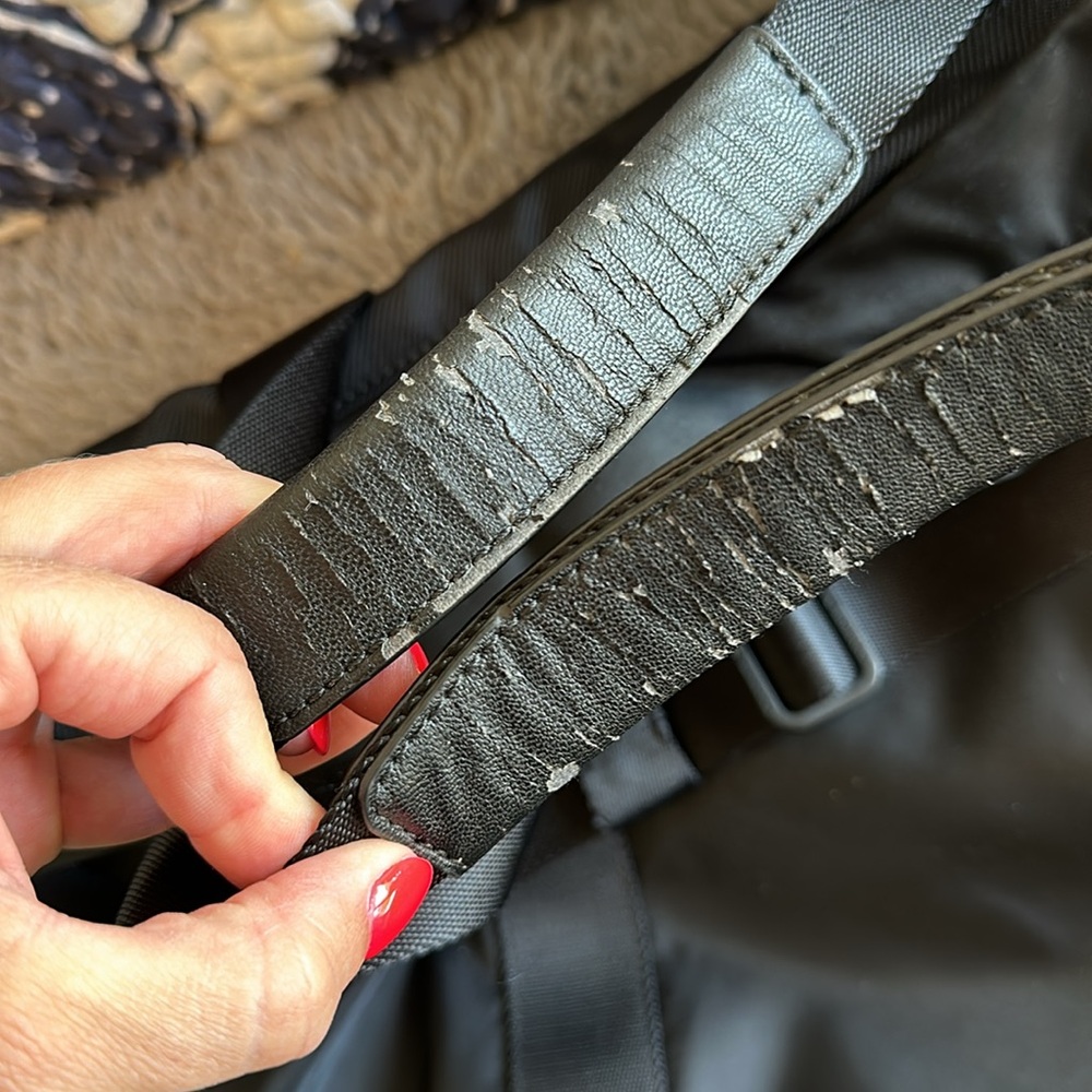 Carry the Day Gym bag by Lululemon. - Picture 6 of 15